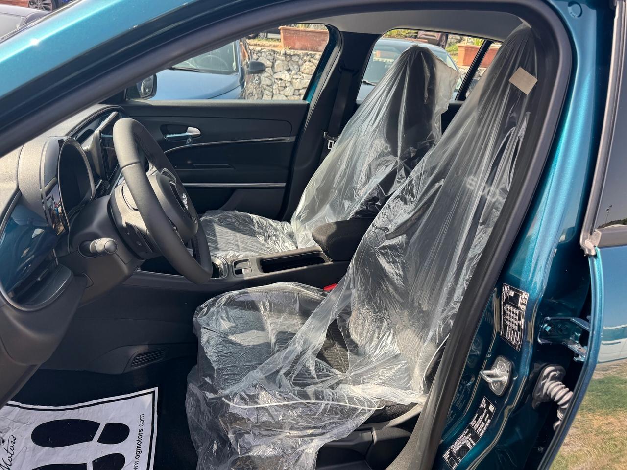 FIAT 600 1.2cc Hybrid 101cv DCT MHEV ICON