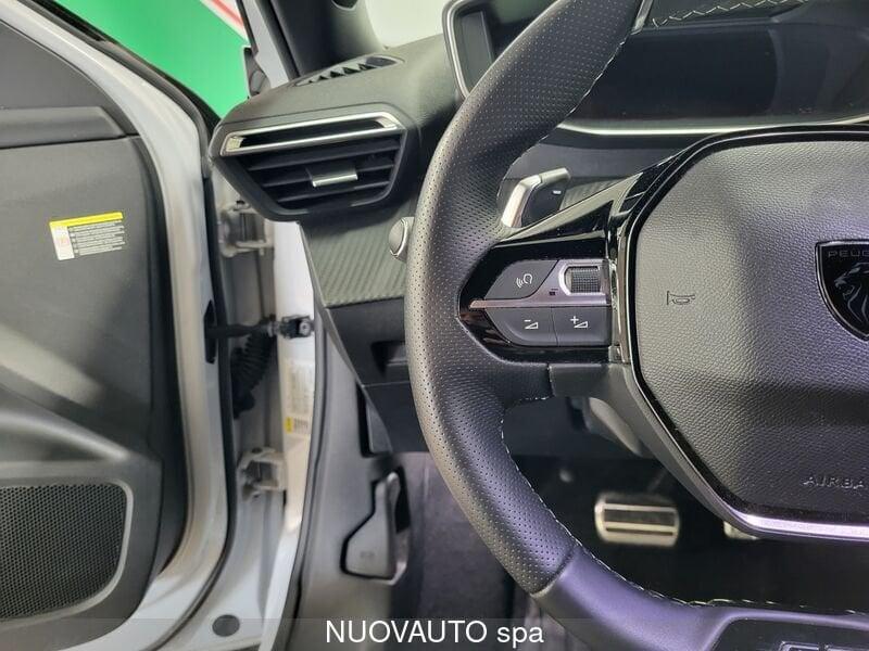 Peugeot 2008 PureTech 130 S&S EAT8 GT