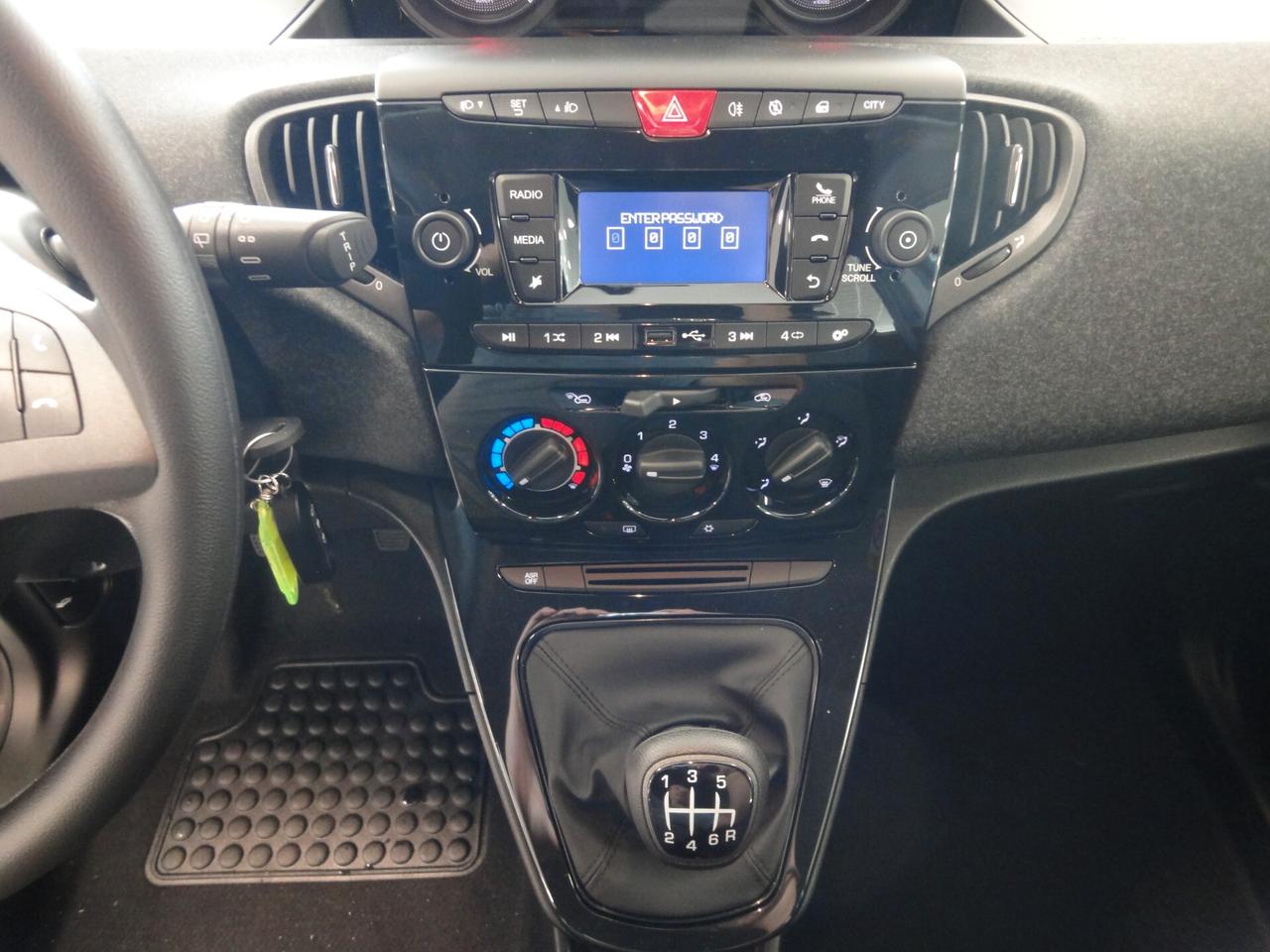 LANCIA YPSILON 1.0 FIREFLY 70cv/51kw HYBRID Eleganza Italiana