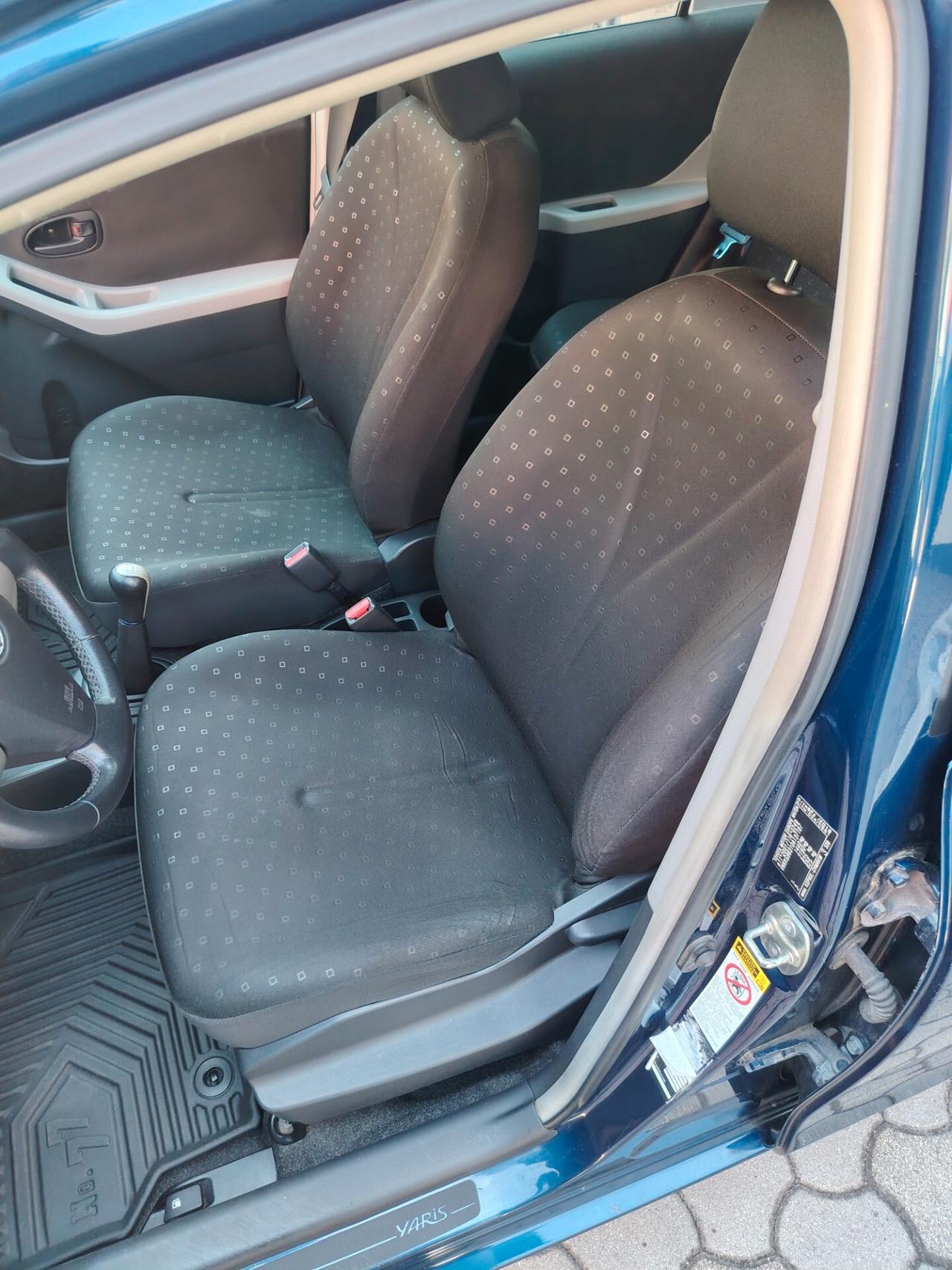 Toyota Yaris Now 1.0 benzina