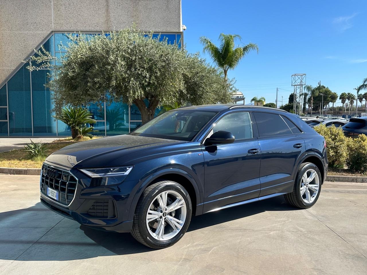 Audi Q8 45 tdi Sline possibilità noleggio no scoring