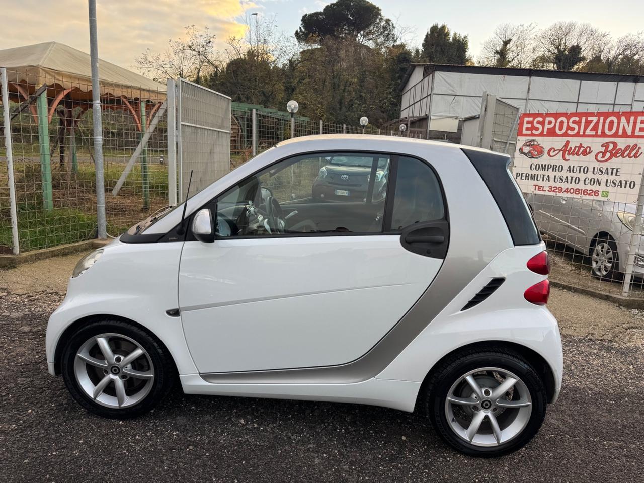 Smart ForTwo 52 kW MHD coupé White Tailor Made