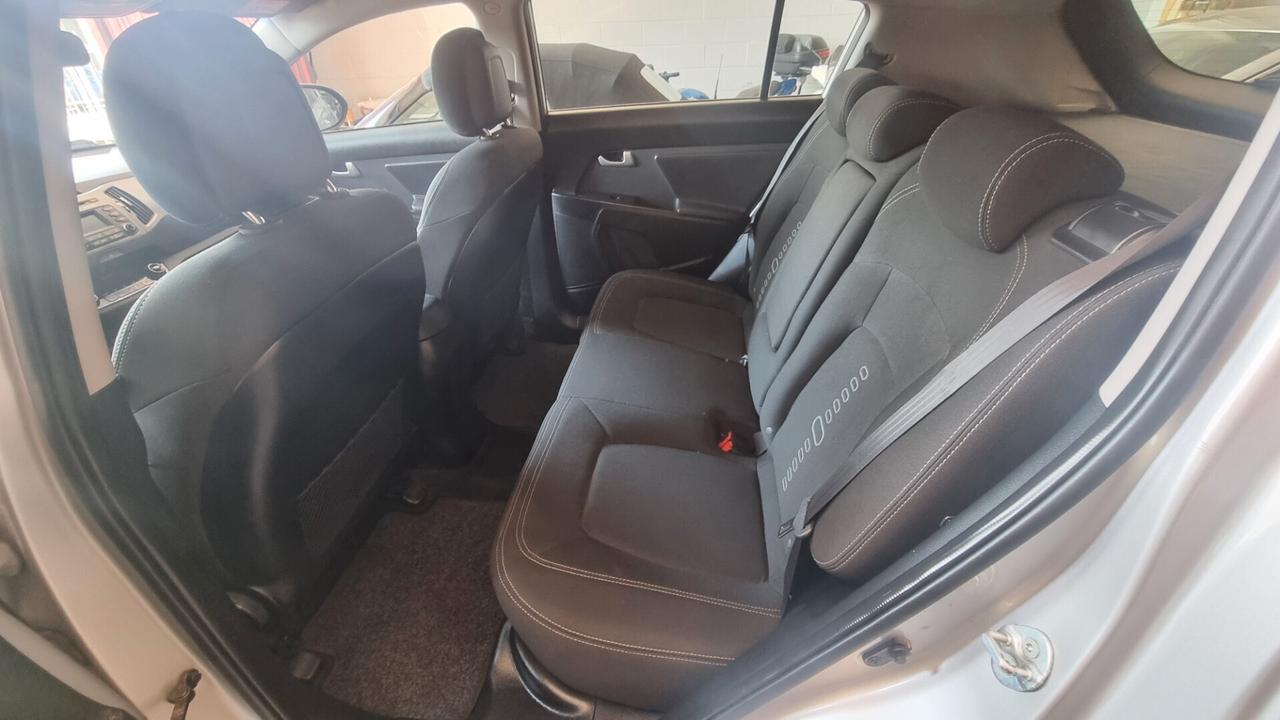 Kia Sportage 1.7 CRDI VGT 2WD high tech
