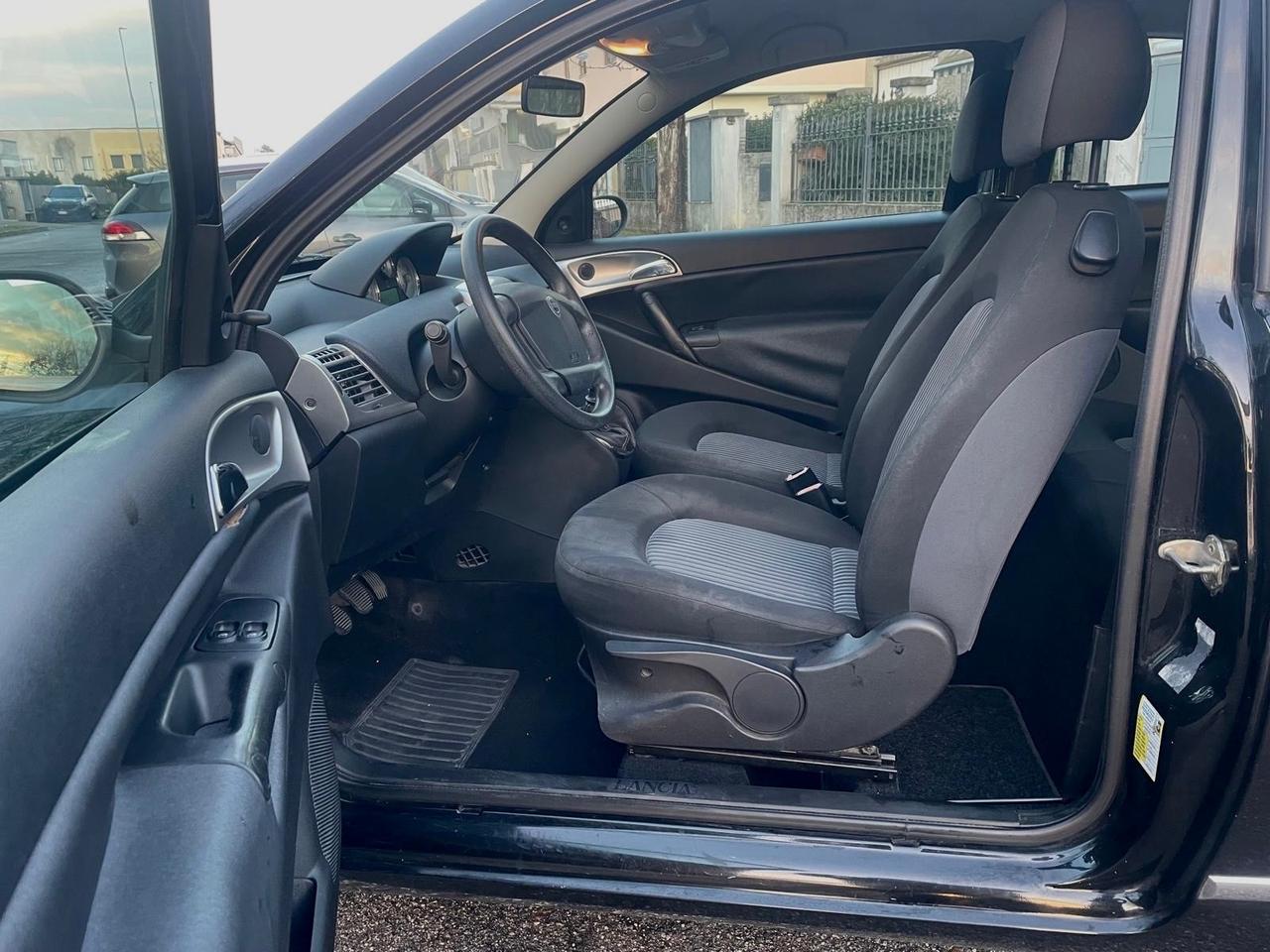 Lancia Ypsilon 1.2 Versus per Neopatentati