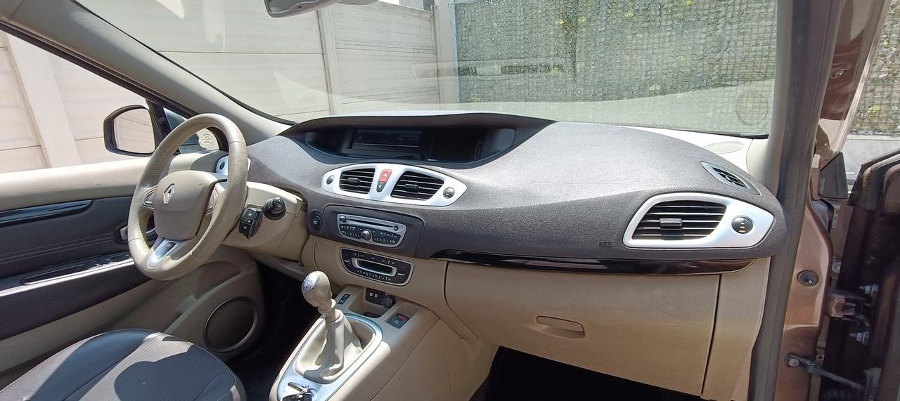 Renault Scenic Scénic 1.4 TCe Luxe 7 POSTI BENZINA 158 MILA KM!!!