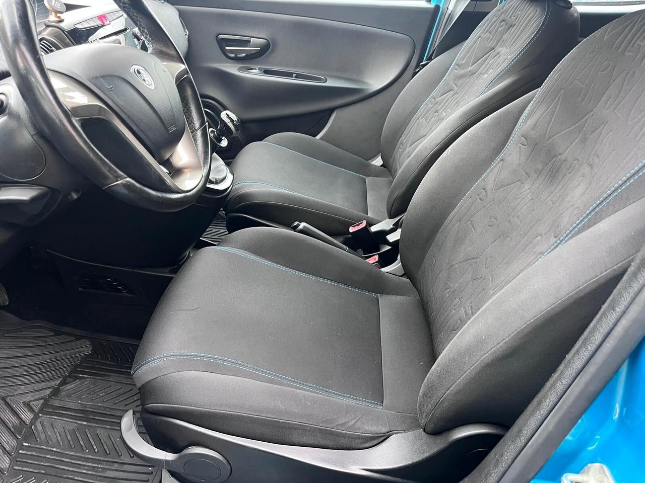 Lancia Ypsilon 0.9 TwinAir 85 CV Elefan/Blu-2013