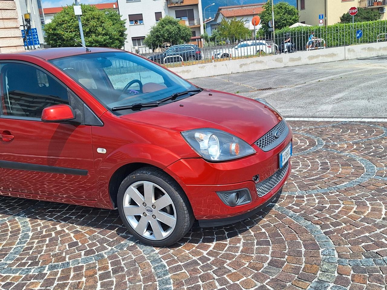 Ford Fiesta 1.2 16V 5p. Ghia