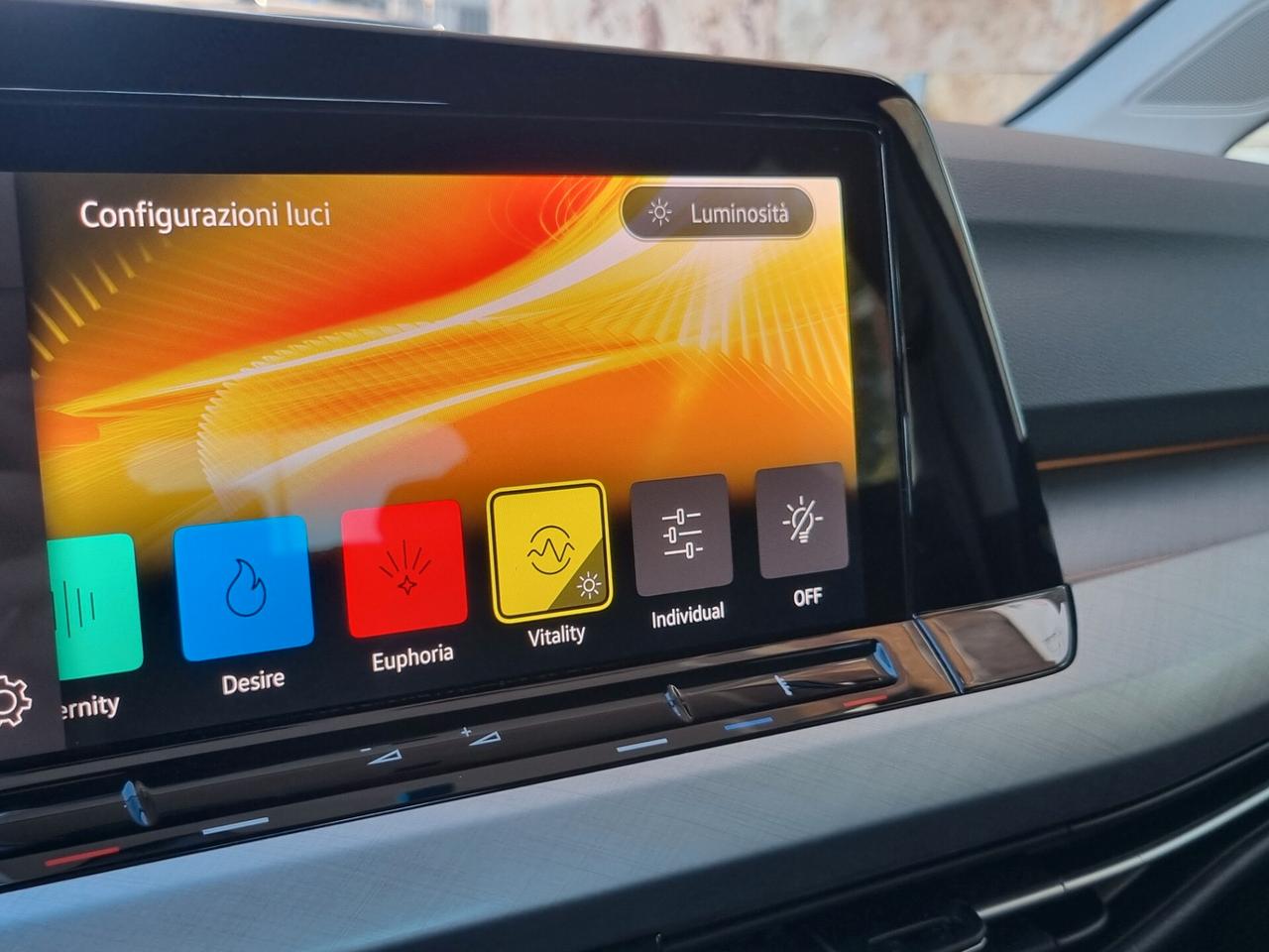 Volkswagen Golf VIII 2020 1.0 etsi evo Life 110cv dsg