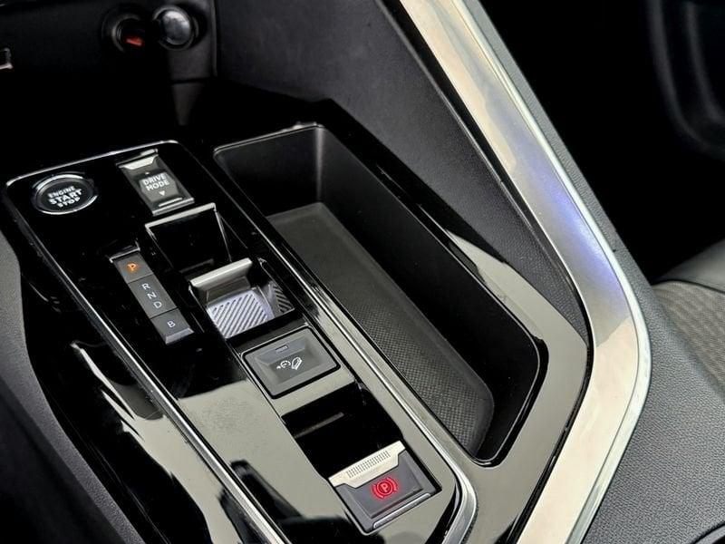 Peugeot 3008 3008 Hybrid4 300 e-EAT8 Allure Pack