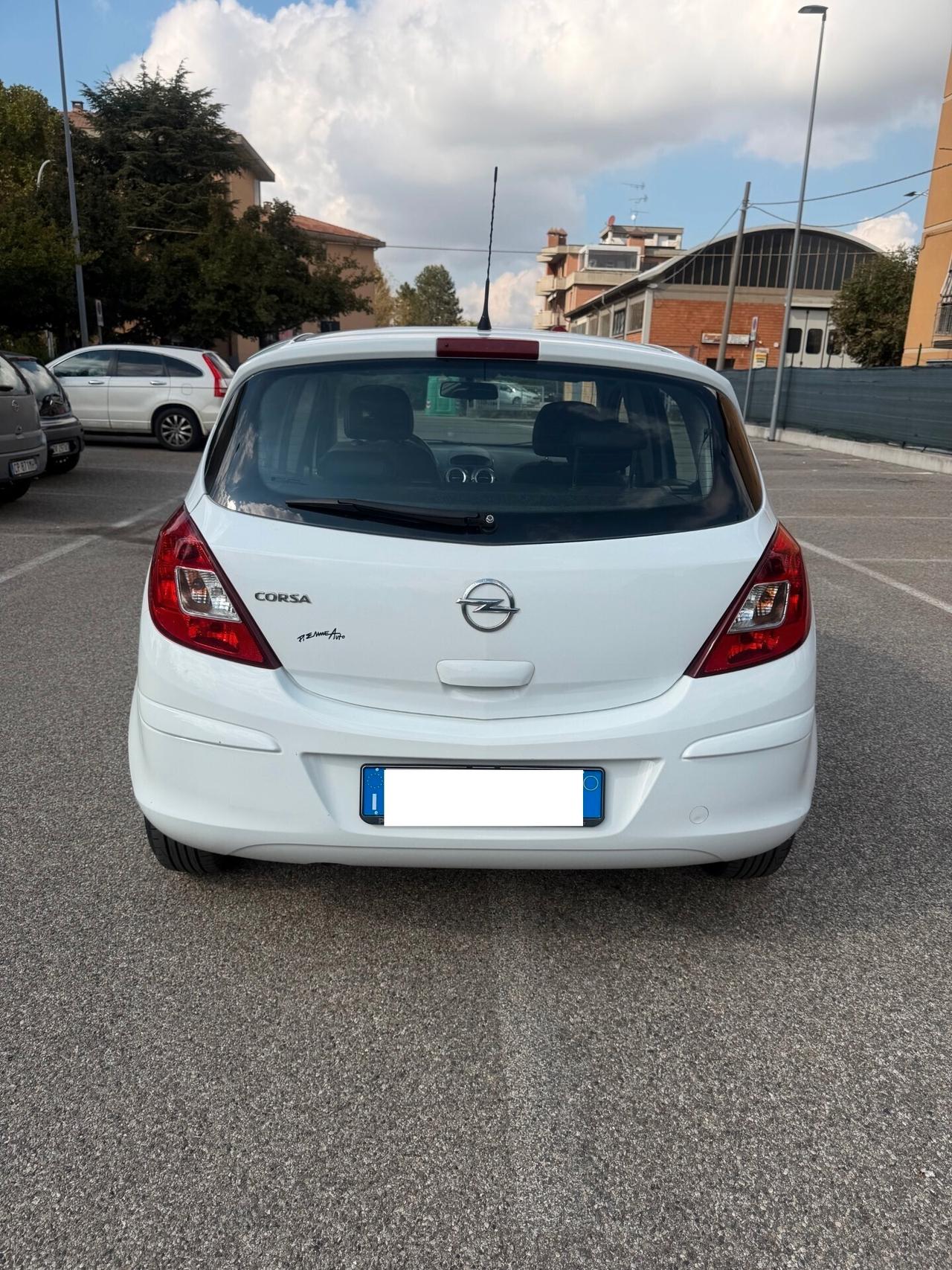 Opel Corsa 1.2 Gpl - NEOPATENTATI - 12 MESI DI GARANZIA -
