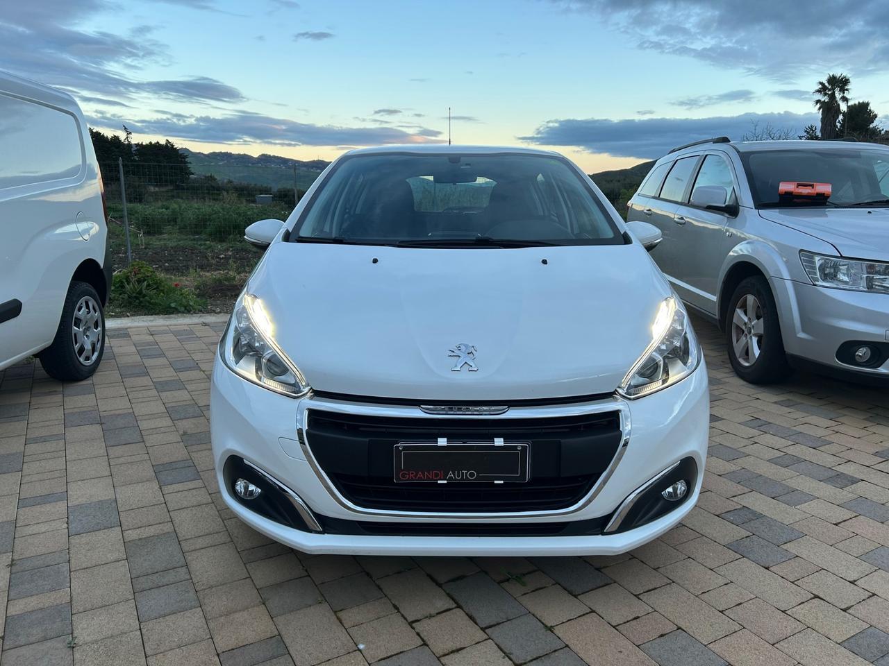 Peugeot 208 BlueHDi 75 S&S AUTOCARRO N1