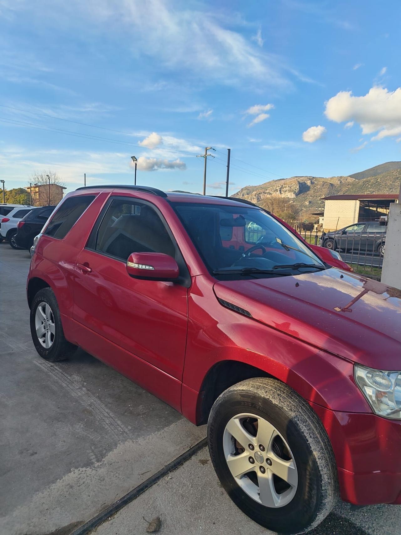 Suzuki Grand Vitara 1.9 DDiS 3 porte gancio traino omologato