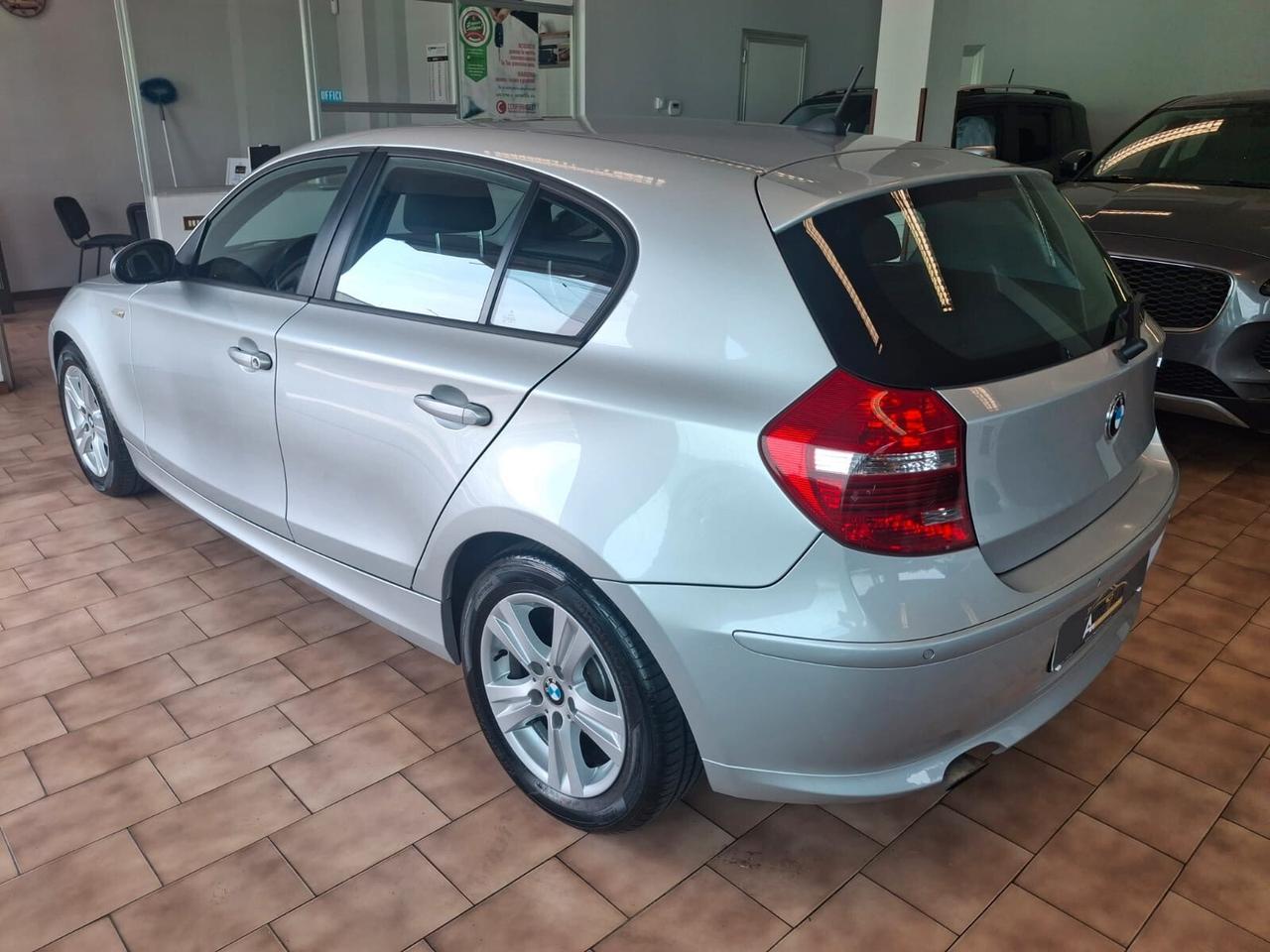 BMW 118 i 5p Attiva