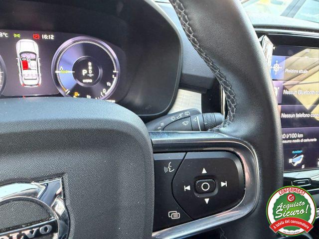 VOLVO XC40 T4 Recharge Plug-in Hybrid Inscription Expression