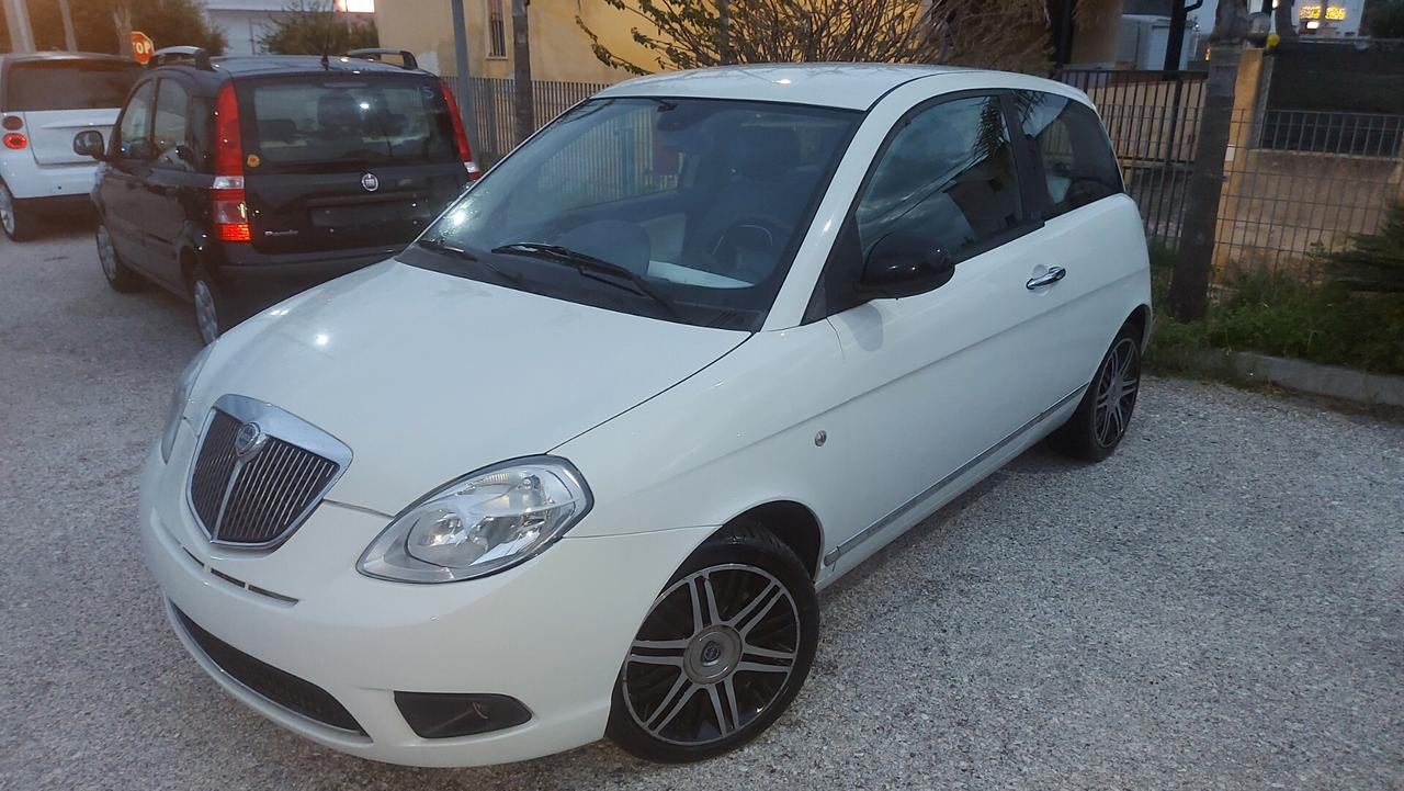 Lancia Ypsilon 1.2 69 CV Elle