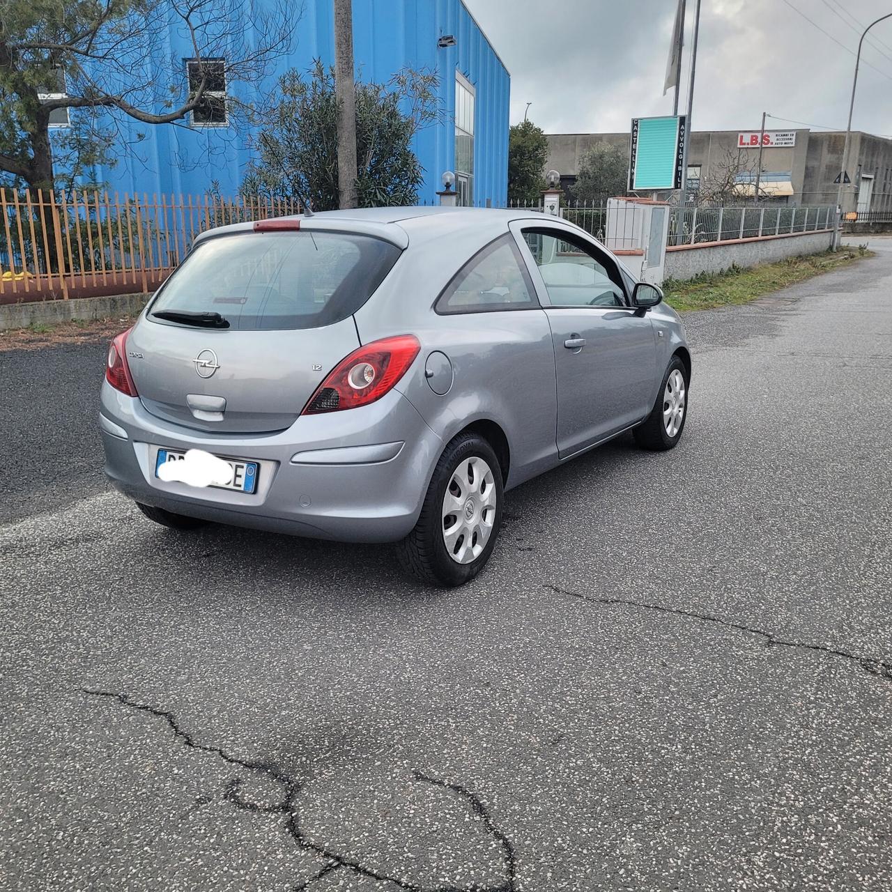 Opel Corsa 1.2 3 porte Club