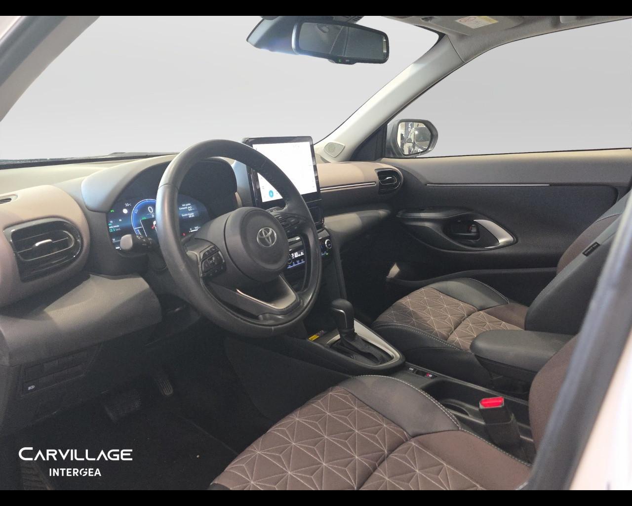 TOYOTA Yaris Cross 1.5h Lounge fwd 130cv e-cvt