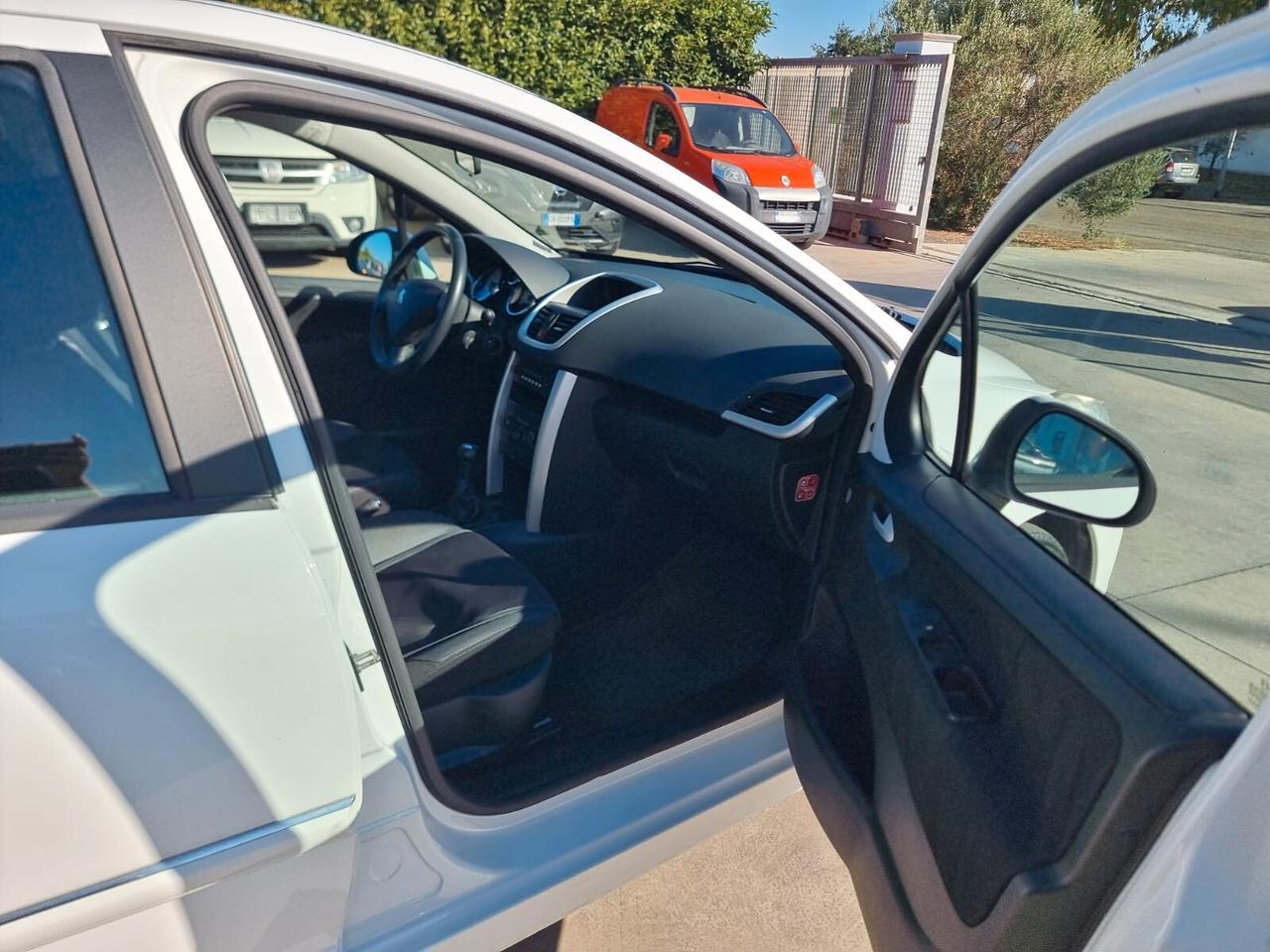 Peugeot 207 1.4 HDi 70CV 5p. Energie
