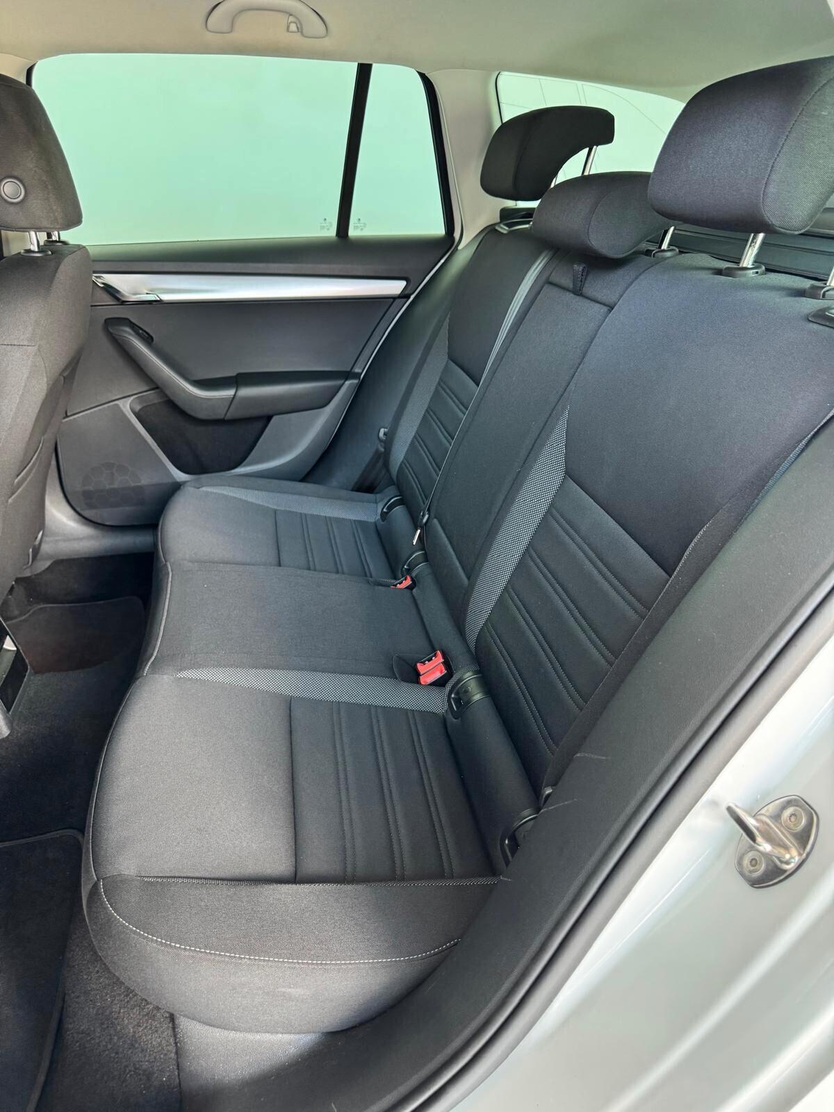 Skoda Octavia 1.5 DSG Wagon Ambition G-Tec