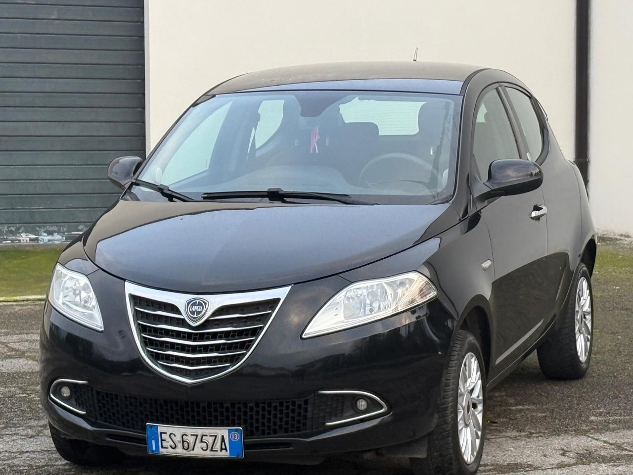 Lancia Ypsilon 0.9 TwinAir 85 CV 5 porte Metano Ecochic Gold