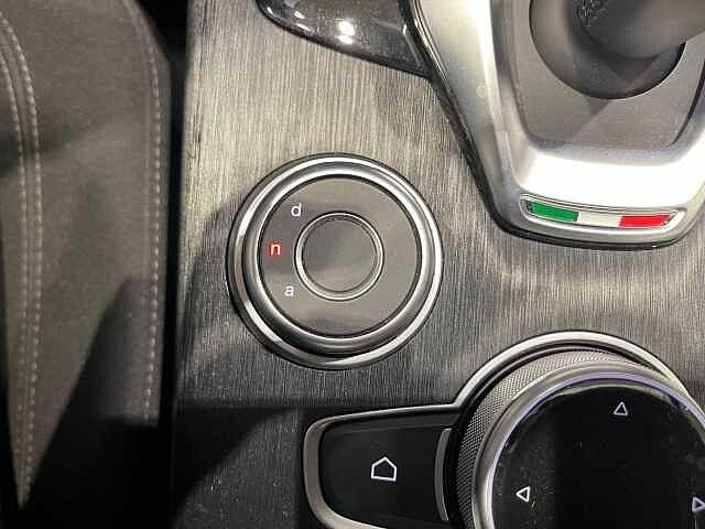 Alfa Romeo Giulia 2.2 Turbodiesel 160 CV AT8 Business