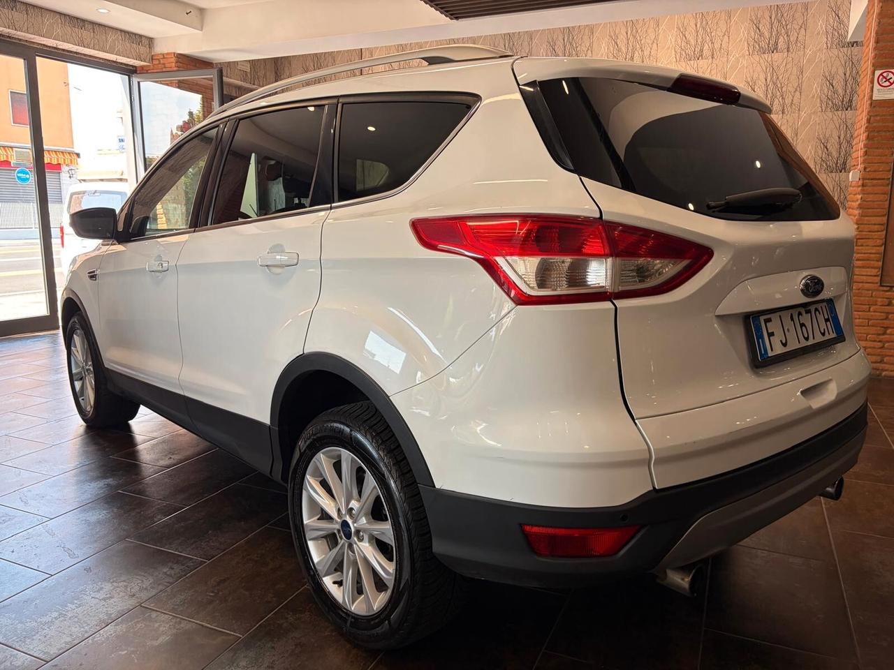 Ford Kuga 2.0 TDCI 150 CV S&S 4WD Powershift Titanium