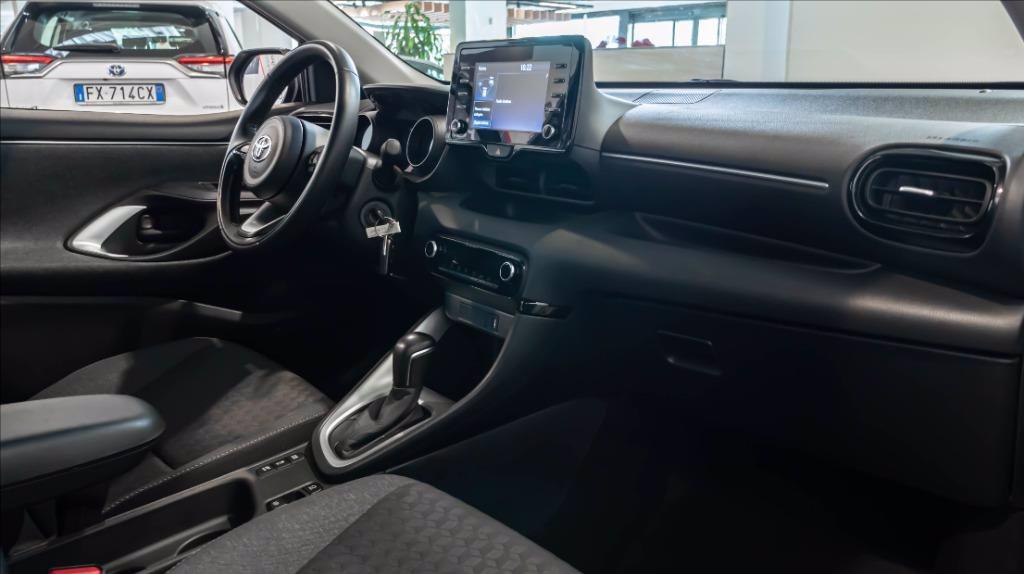 TOYOTA Yaris 1.5h Lounge del 2021