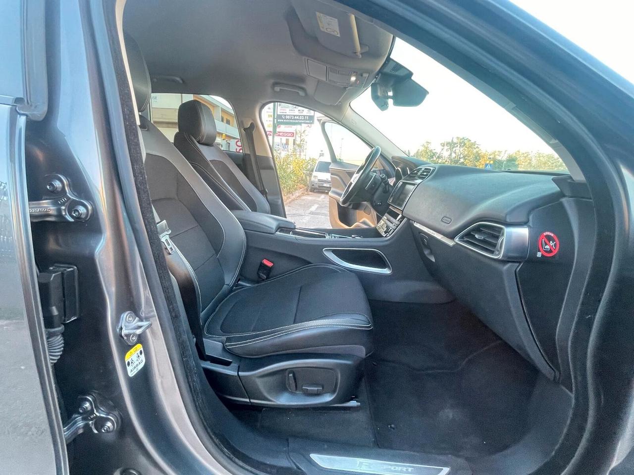 Jaguar F-Pace 2.0 D 180 CV AWD aut. R-Sport