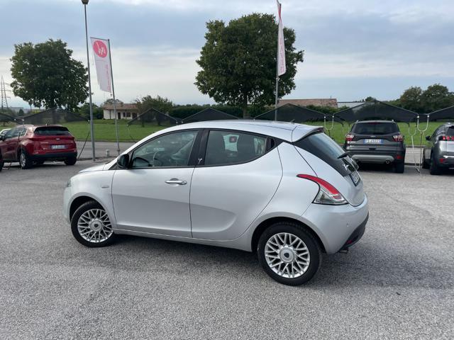 LANCIA Ypsilon 1.2 69 CV 5 porte Platinum