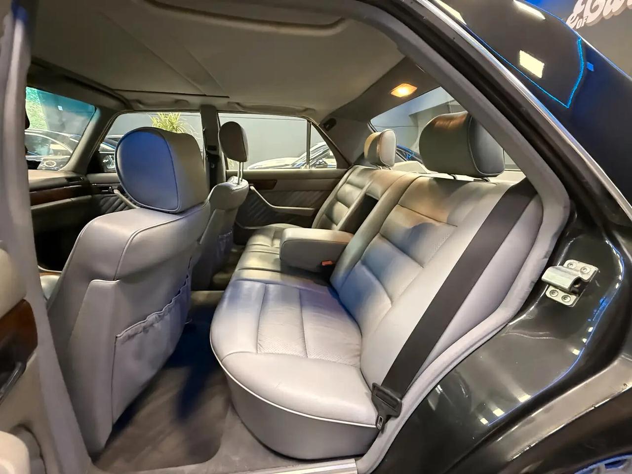 Mercedes-benz S-Series 300 SE cat