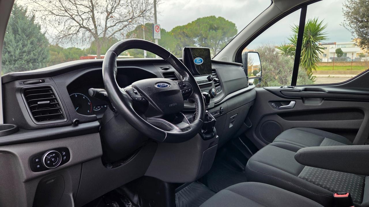 Ford Transit Custom 9 Posti Titanium prolungato Uni pro