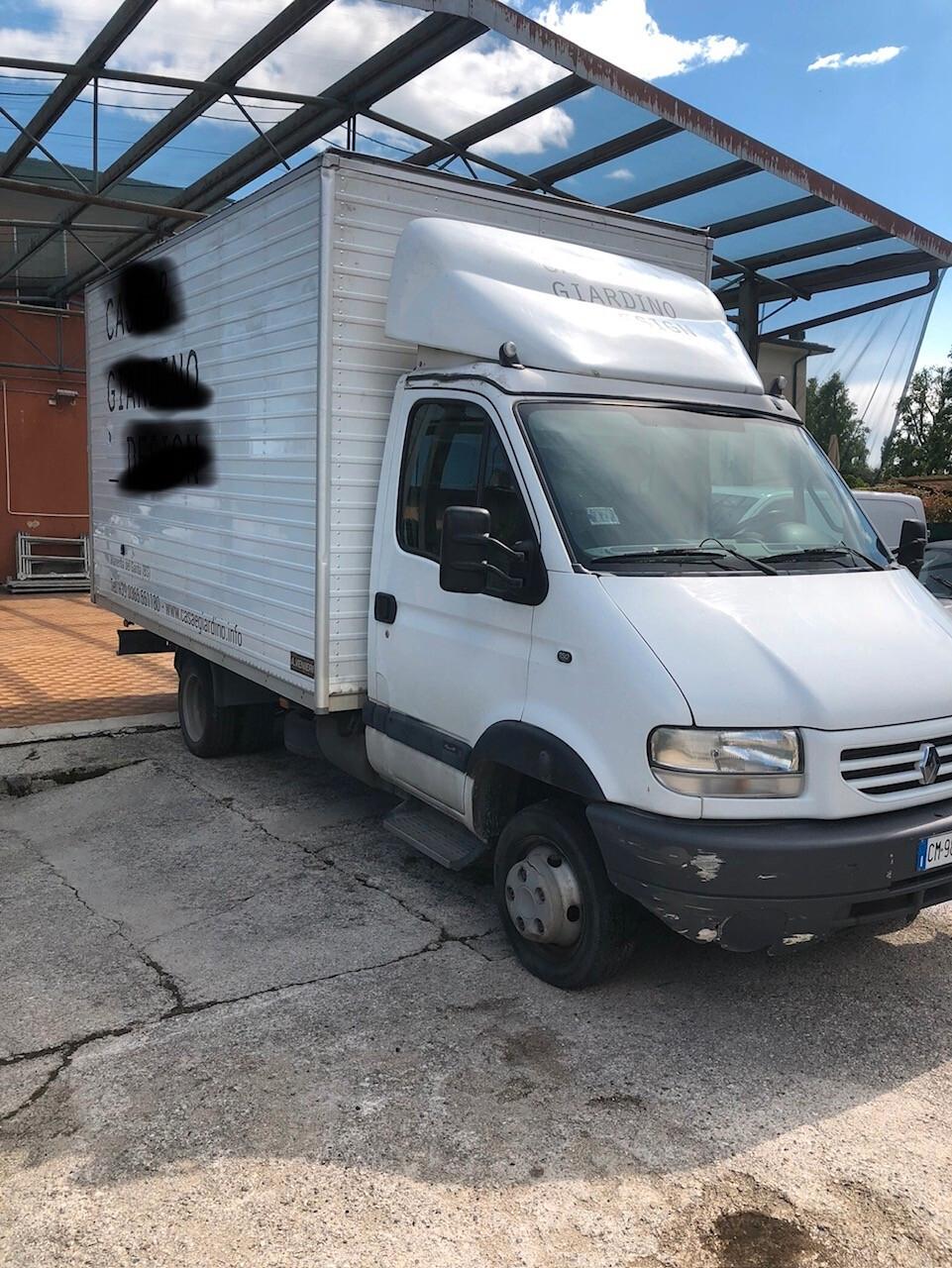 Renault Trucks Mascott