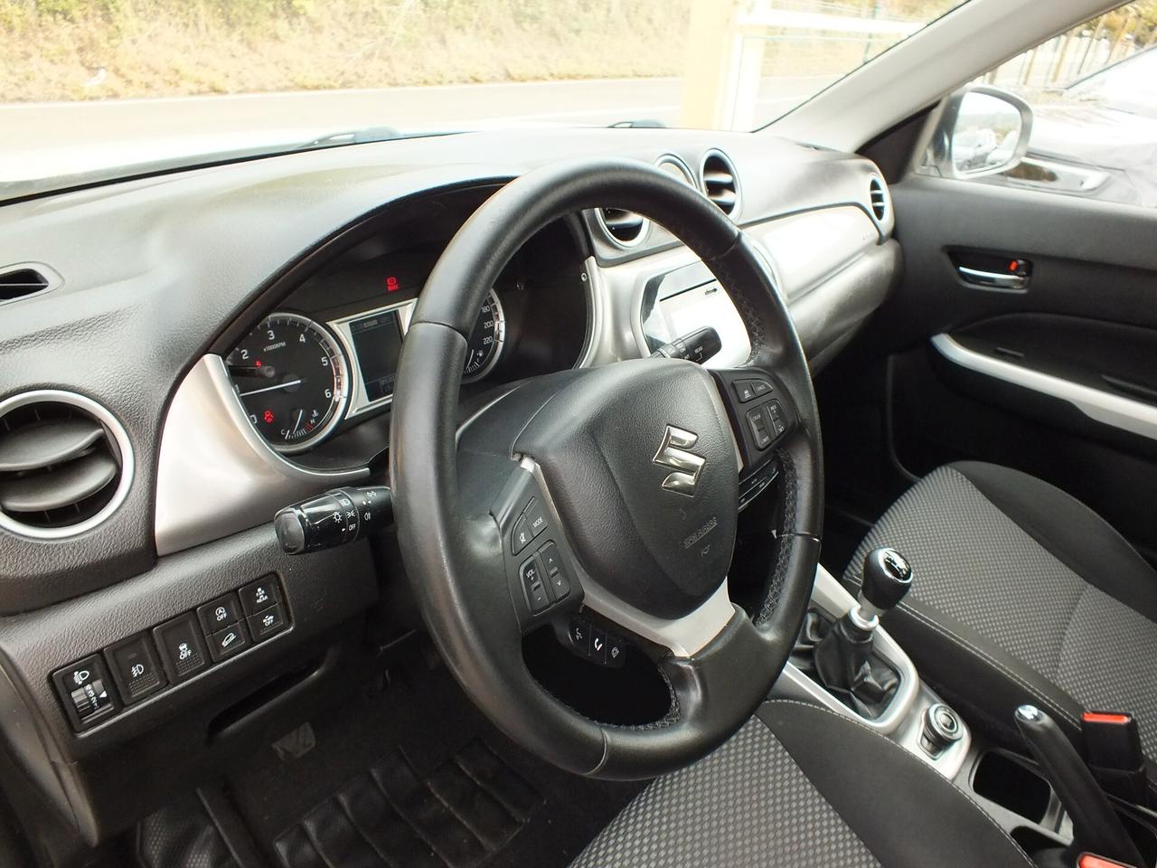 SUZUKI VITARA 1.6 DDiS 4X4 -RETROCAMERA