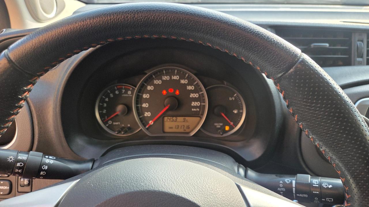 Toyota Yaris 1.3 5 porte Lounge full