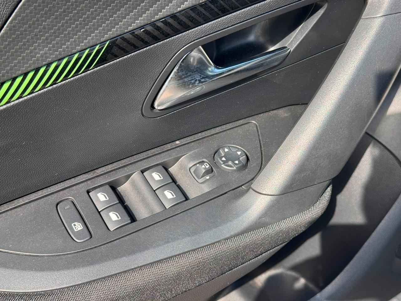 Peugeot 2008 PureTech 100 S&S Allure