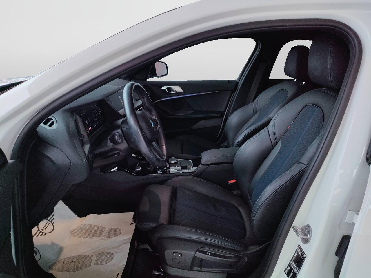 BMW Serie 1 F40 - 118d Msport auto