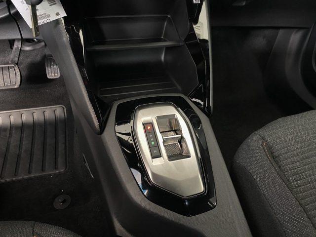 PEUGEOT 2008 Hybrid 136 e-DCS6 Style