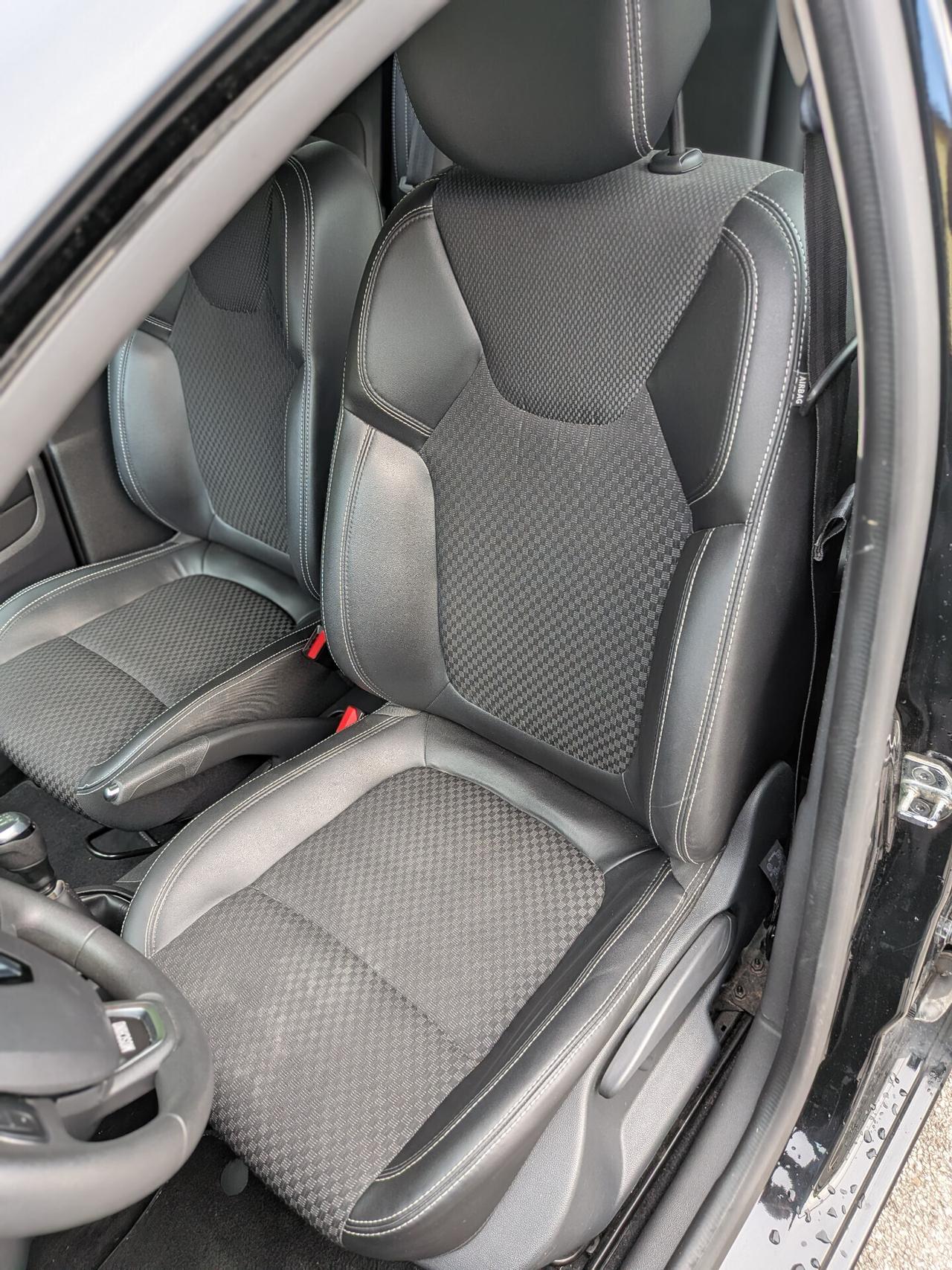 Renault Clio Moschino TCe 5 porte adatta a neopatentati