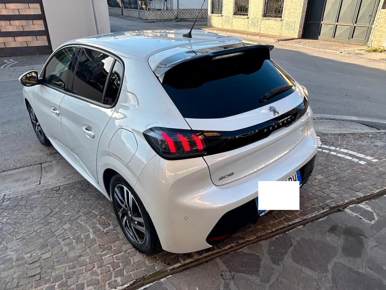 Peugeot 208 PureTech 130 Stop&Start EAT8 5 porte GT Pack