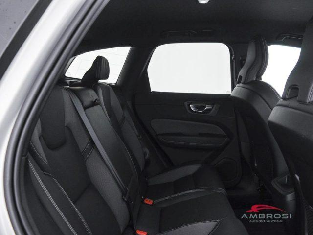 VOLVO XC60 B4 (d) AWD Geartronic R-design