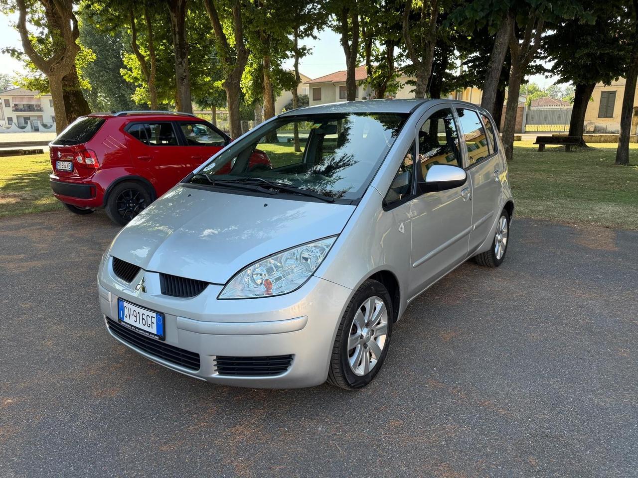 Mitsubishi Colt 1.5BENZINA 110cv automatica