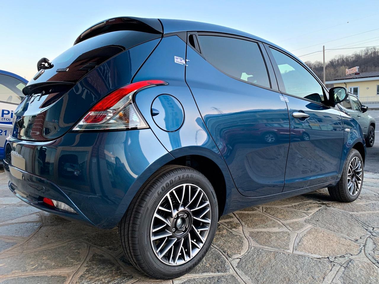 LANCIA YPSILON 1.0 FireFly 5 porte S&S Hybrid Gold Plus