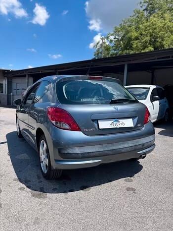 Peugeot 207 1.6 93CV - 2011
