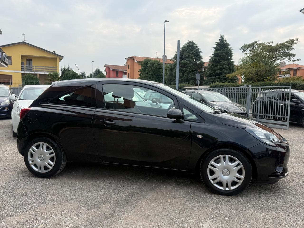 Opel Corsa 1.2 Coupé b-Color