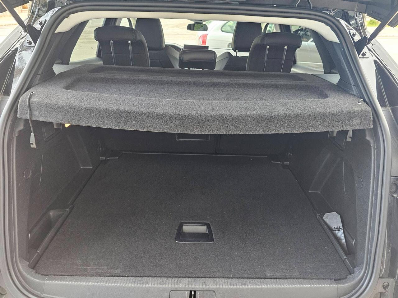 PEUGEOT 3008 1.5 BLUEHDI 131CV EAT8 ALLURE