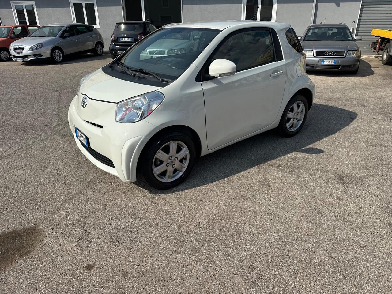 Toyota iQ 1.0