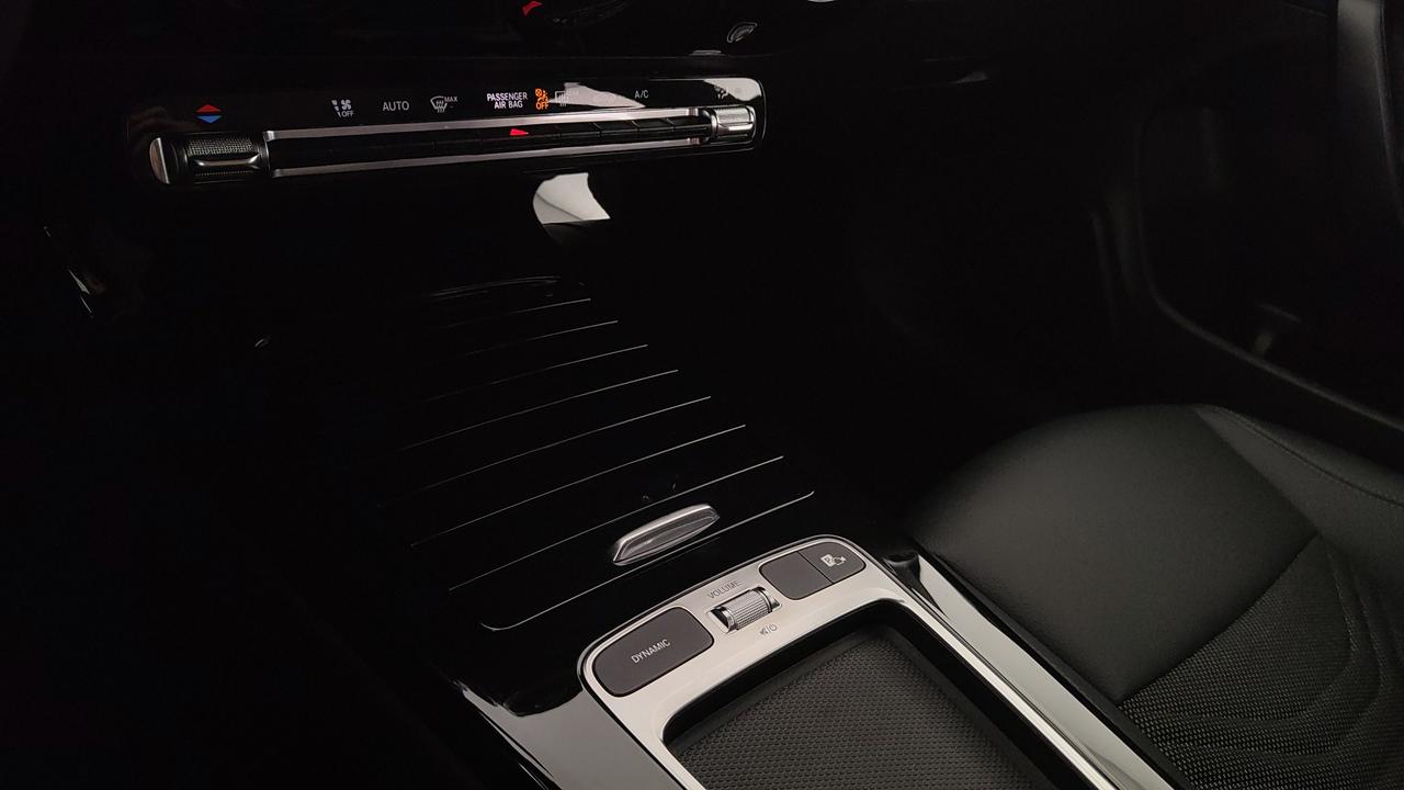 Mercedes-Benz CLA Shooting Brake 180 d Advanced auto