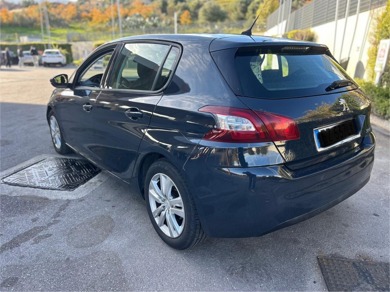 Peugeot 308 1500 cdi per neo patentati