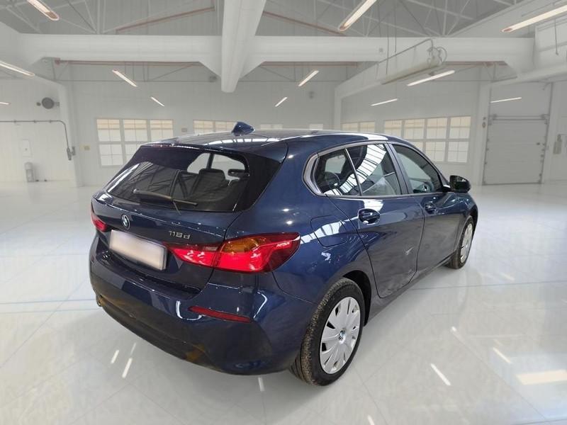 BMW 116 5 PORTE BERLINA