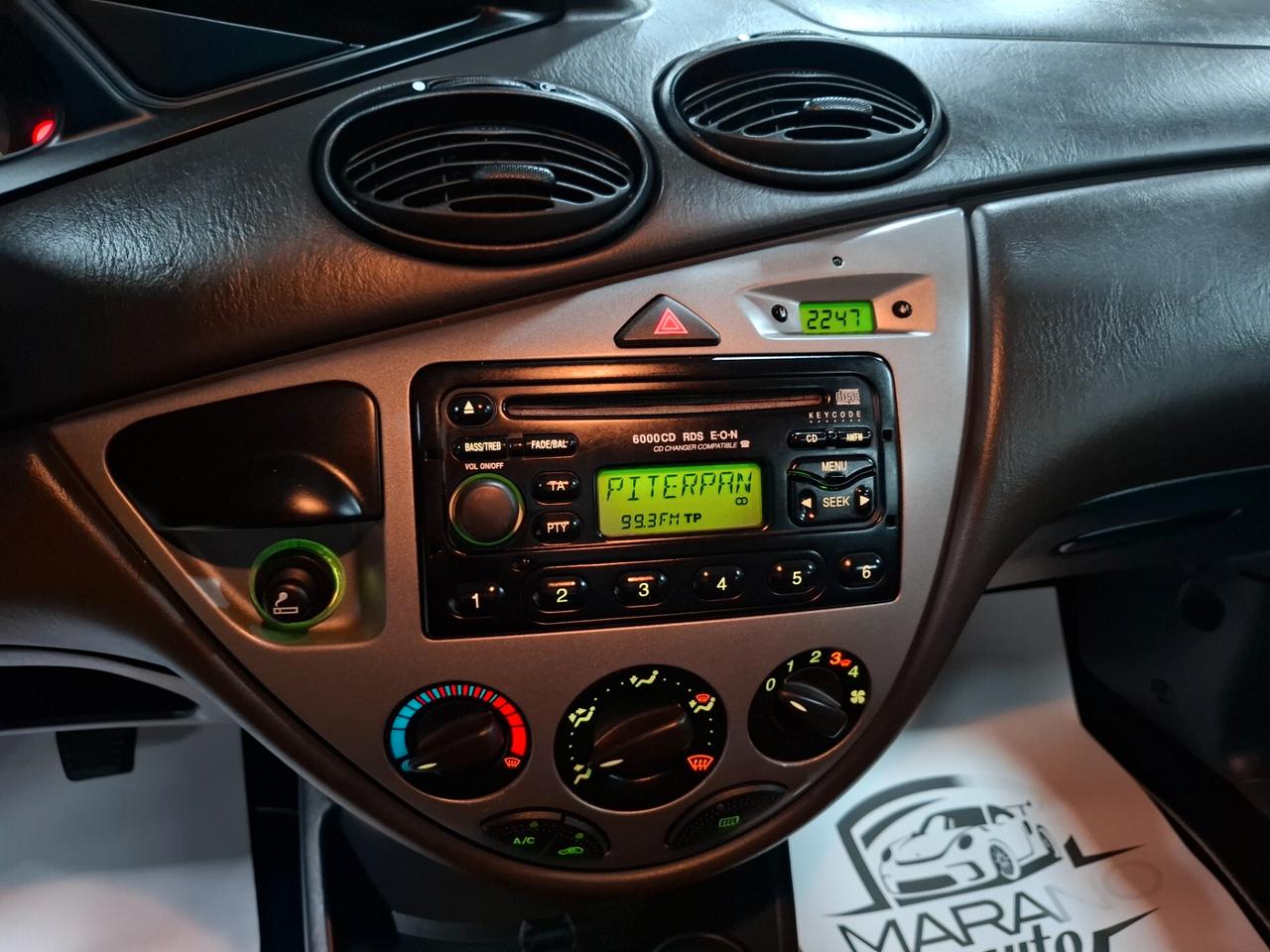 Ford Focus 1.6 benzina Neopatentato